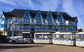 BELLE DUNE Village Vacances face à l'Aquaclub de FORT MAHON